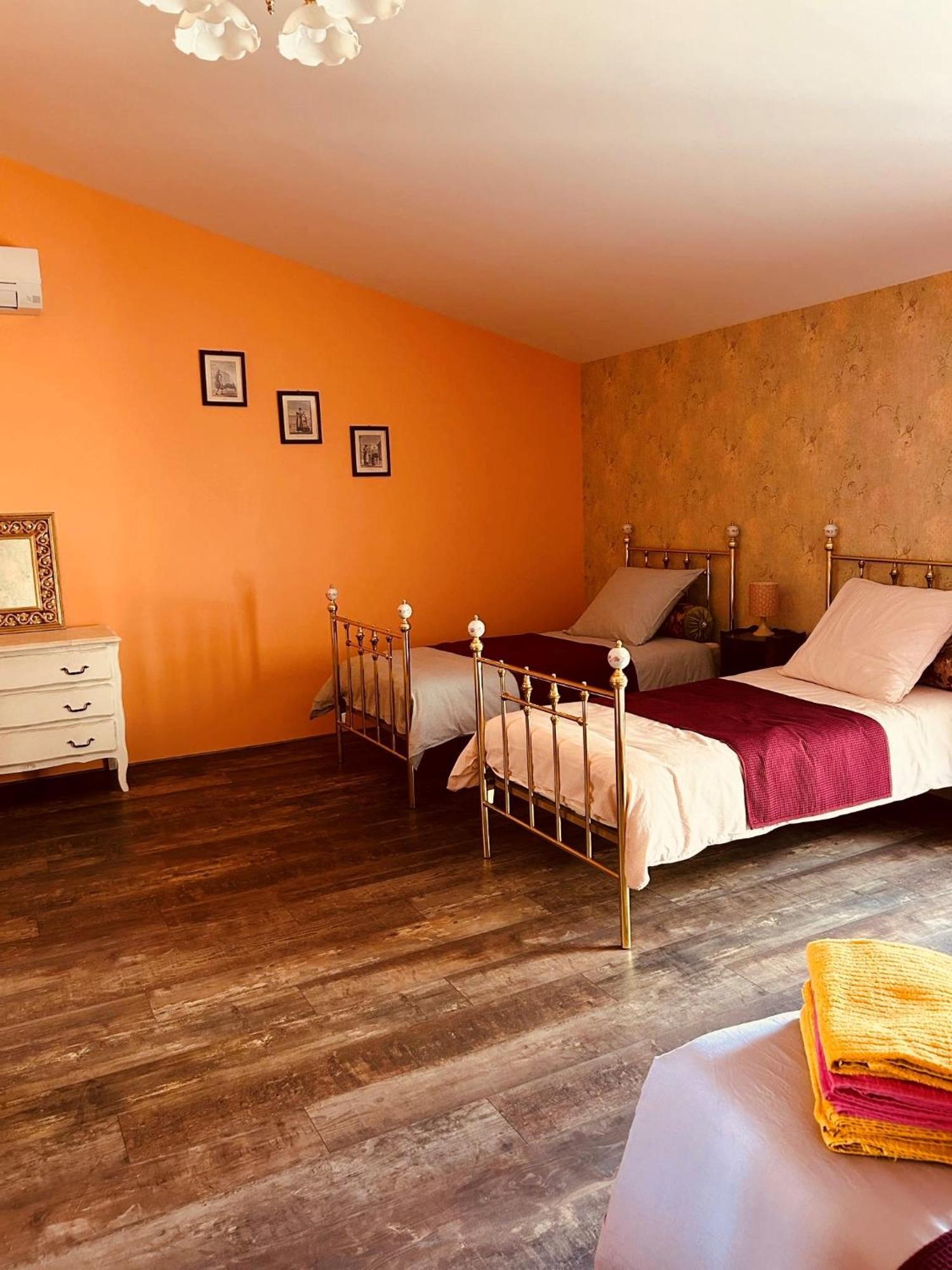 La Babayaga Bed & Breakfast Capestang Dış mekan fotoğraf